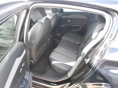 Peugeot 308 2021 - 19750 EUR, 69268 km - AUTO.MOTO.pt - 69268km - foto 8 de 13