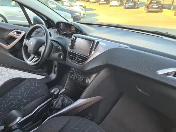 Peugeot 2008 2014 - 12450 EUR, 57000 km - AUTO.MOTO.pt - 57000km - foto 6 de 12