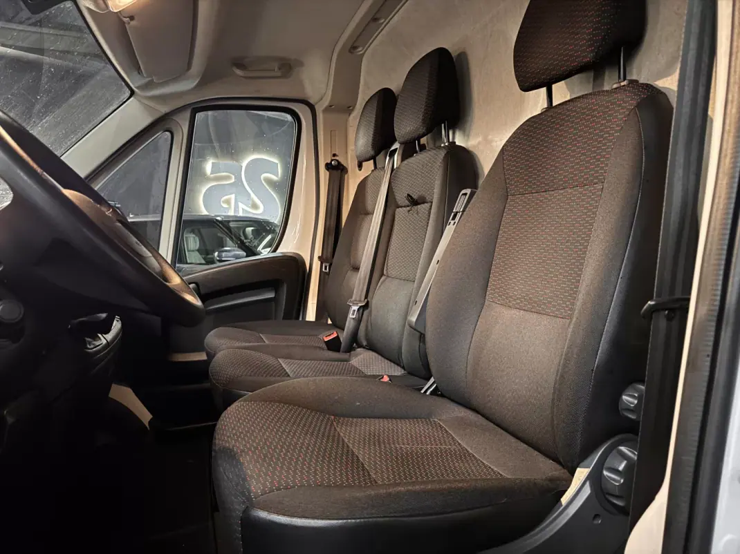 Peugeot Partner L2 caixa automática 130cv 2022 - 16990 EUR, 170100 km - AUTO.MOTO.pt - 170100km - foto 22 de 26