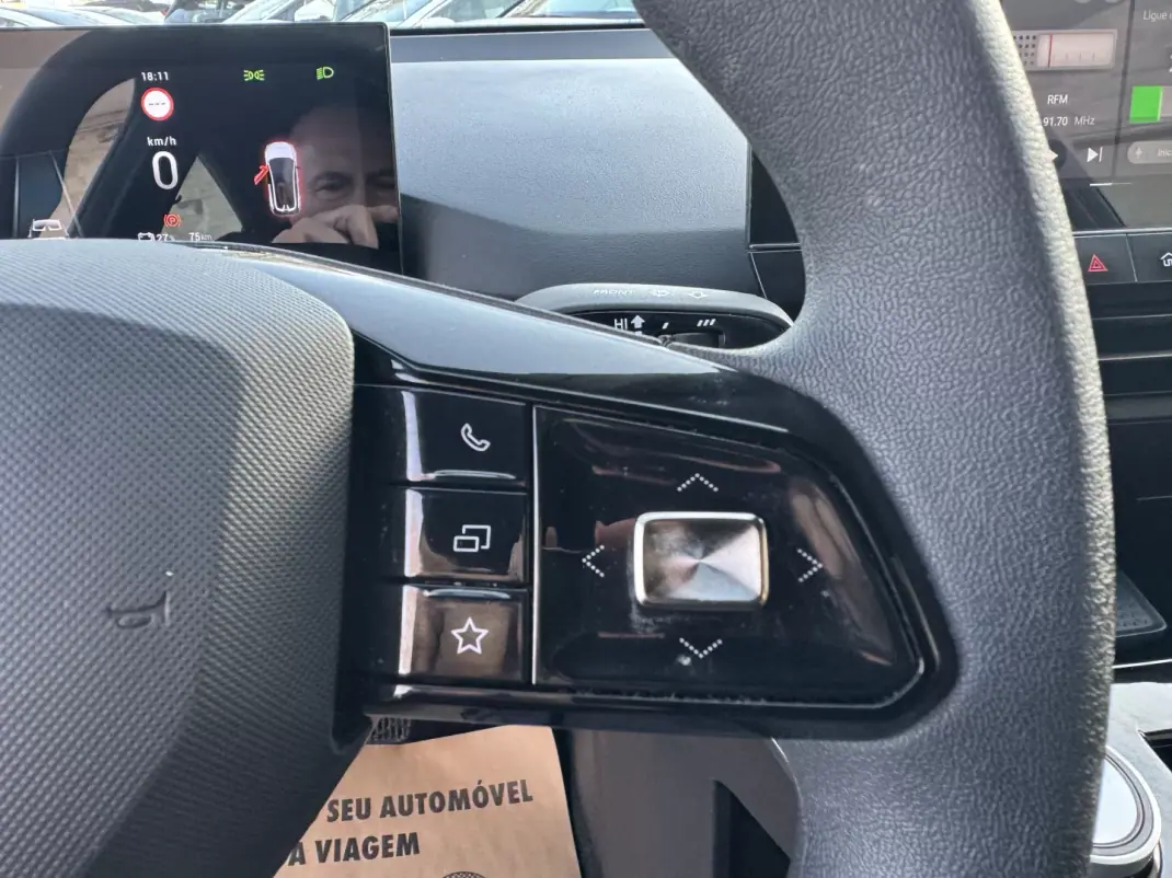 MG MG4 2022 - 18990 EUR, 77000 km - AUTO.MOTO.pt - 77000km - foto 32 de 36