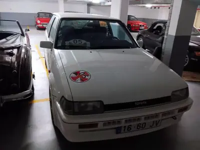 Toyota Corolla 1985 - 33000 EUR, 79000 km - 79000km - foto 6 de 10