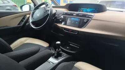 Citroën C4 Grand Picasso 2015 - 10900 EUR, 175000 km - AUTO.MOTO.pt - 175000km - foto 18 de 20