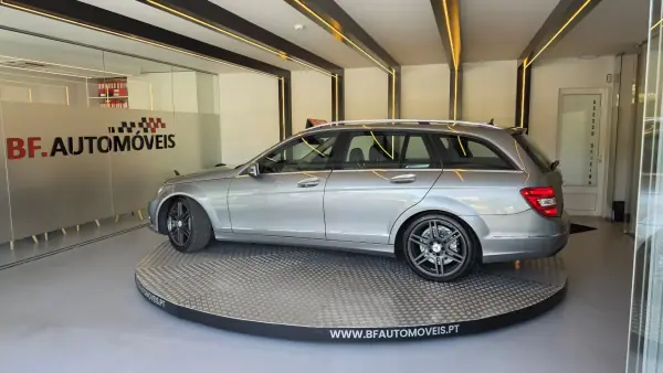 Mercedes-Benz C 180 2014 - 9900 EUR, 299370 km - AUTO.MOTO.pt - 299370km - foto 15 de 52