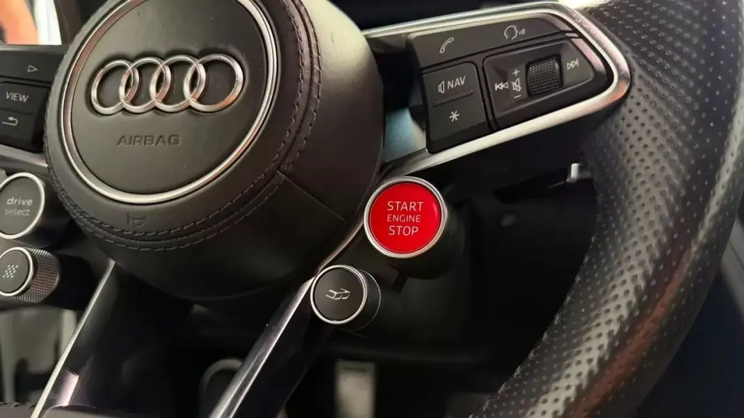 Audi R8 Coupé 2015 - 129990 EUR, 78788 km - 78788km - foto 20 de 34