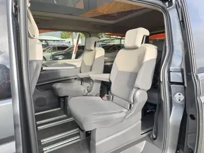 Volkswagen Multivan 2023 - 39950 EUR, 140321 km - AUTO.MOTO.pt - 140321km - foto 9 de 11