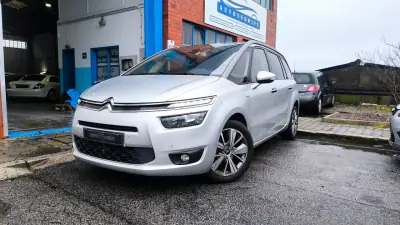 Citroën C4 Grand Picasso 2015 - 10900 EUR, 175000 km - AUTO.MOTO.pt - 175000km - foto 7 de 17
