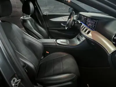 Mercedes-Benz E 300 2022 - 35950 EUR, 122245 km - AUTO.MOTO.pt - 122245km - foto 18 de 43