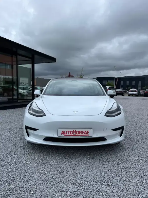 Tesla Model 3 2020 - 23000 EUR, 81000 km - AUTO.MOTO.pt - 81000km - foto 2 de 17
