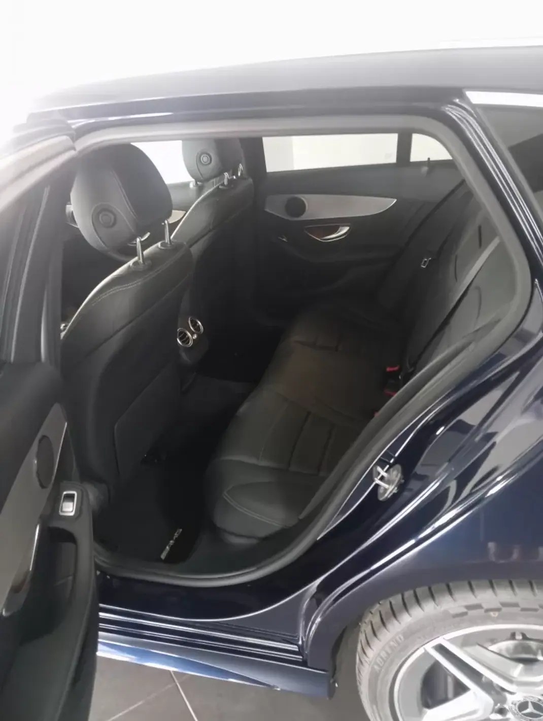 Mercedes-Benz C 220 2019 - 28300 EUR, 140000 km - AUTO.MOTO.pt - 140000km - foto 34 de 36