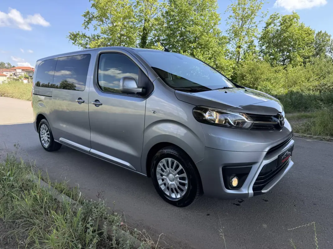 Toyota Proace Verso 2020 - 28890 EUR, 146000 km - AUTO.MOTO.pt - 146000km - foto 1 de 30