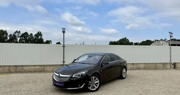 Opel Insignia 2016 - 12500 EUR, 164000 km - AUTO.MOTO.pt - 164000km - foto 16 de 61