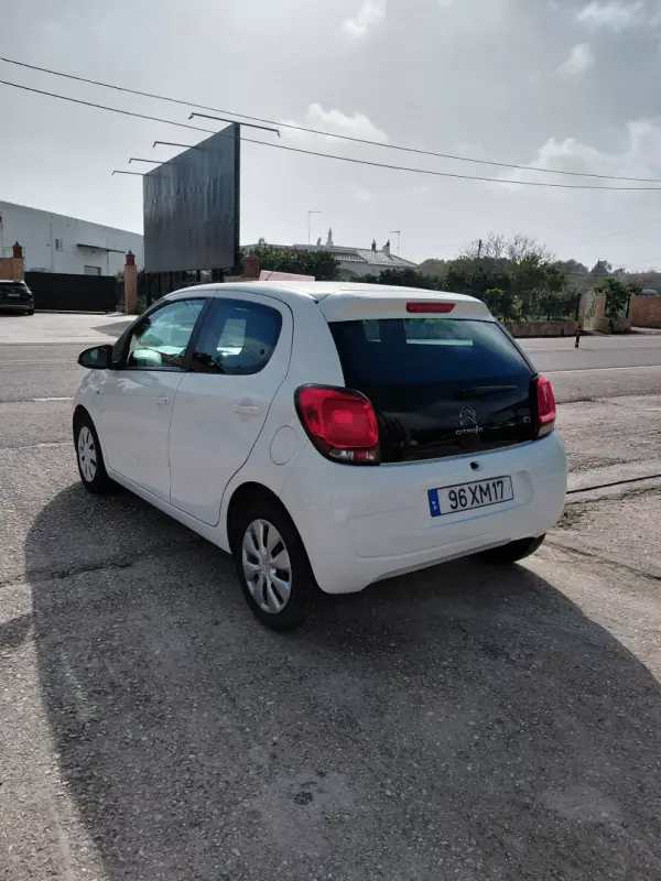 Citroën C1 2019 - 12950 EUR, 59000 km - AUTO.MOTO.pt - 59000km - foto 10 de 11
