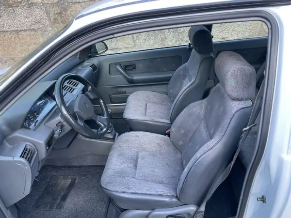 Renault Clio 1993 - 3900 EUR, 283000 km - AUTO.MOTO.pt - 283000km - foto 19 de 39