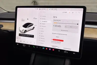 Tesla Model 3 2021 - 25450 EUR, 58710 km - AUTO.MOTO.pt - 58710km - foto 31 de 56
