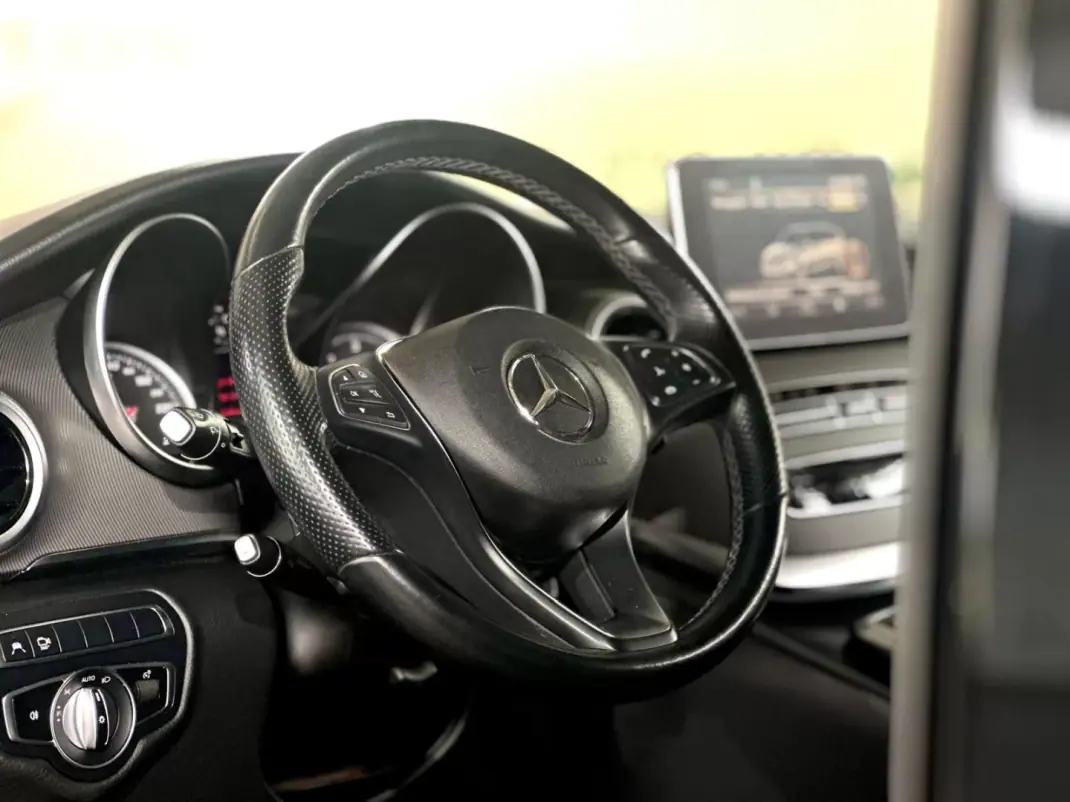 Mercedes-Benz V 250 2018 - 46900 EUR, 143027 km - AUTO.MOTO.pt - 143027km - foto 27 de 37