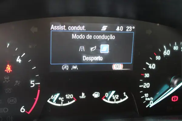 Ford Focus SW 2021 - 14990 EUR, 193000 km - AUTO.MOTO.pt - 193000km - foto 25 de 31