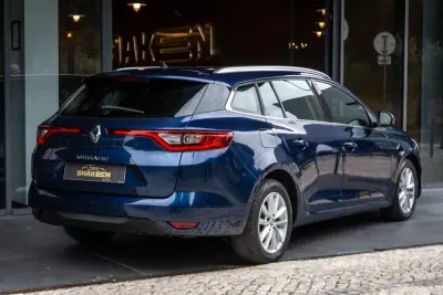 Renault Mégane Sport Tourer 2018 - 9990 EUR, 330112 km - AUTO.MOTO.pt - 330112km - foto 4 de 38