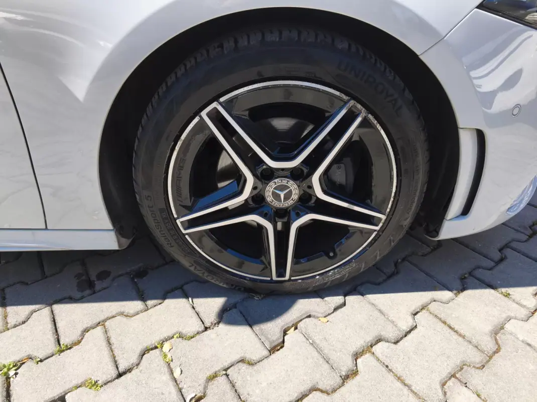 Mercedes-Benz A 180 2020 - 27500 EUR, 124000 km - AUTO.MOTO.pt - 124000km - foto 8 de 18