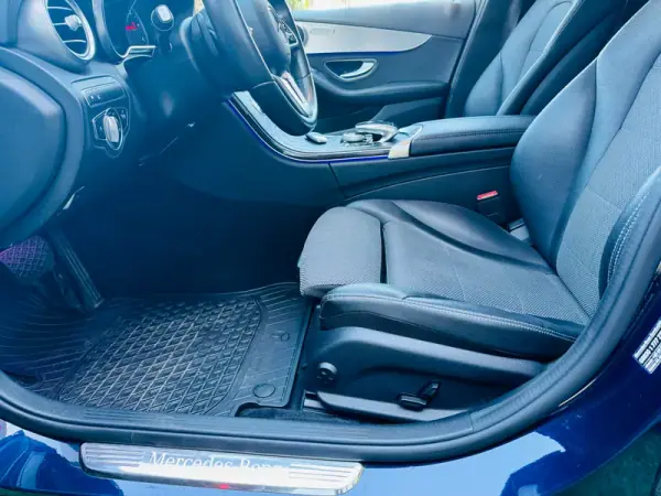 Mercedes-Benz C 220 2019 - 32000 EUR, 160000 km - AUTO.MOTO.pt - 160000km - foto 19 de 30