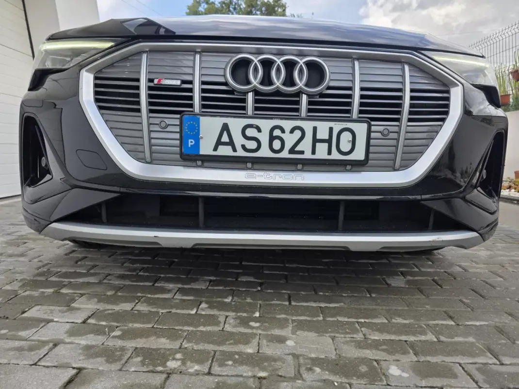 Audi e-tron 2022 - 31750 EUR, 115000 km - AUTO.MOTO.pt - 115000km - foto 25 de 73