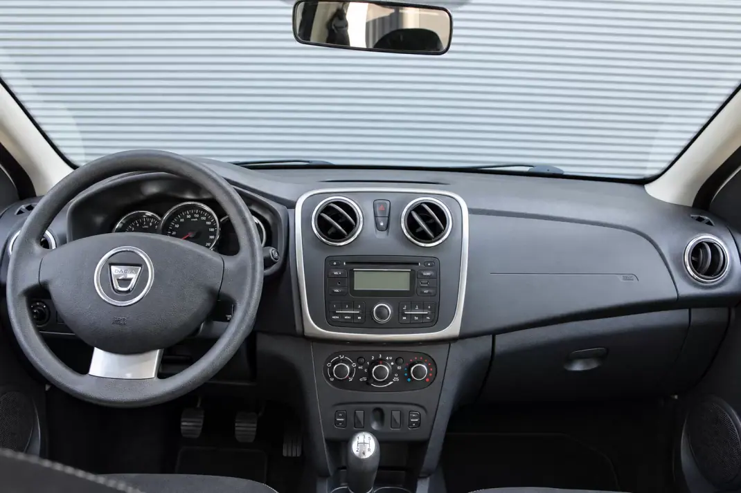 Dacia Sandero 2014 - 6990 EUR, 99876 km - 99876km - foto 13 de 25