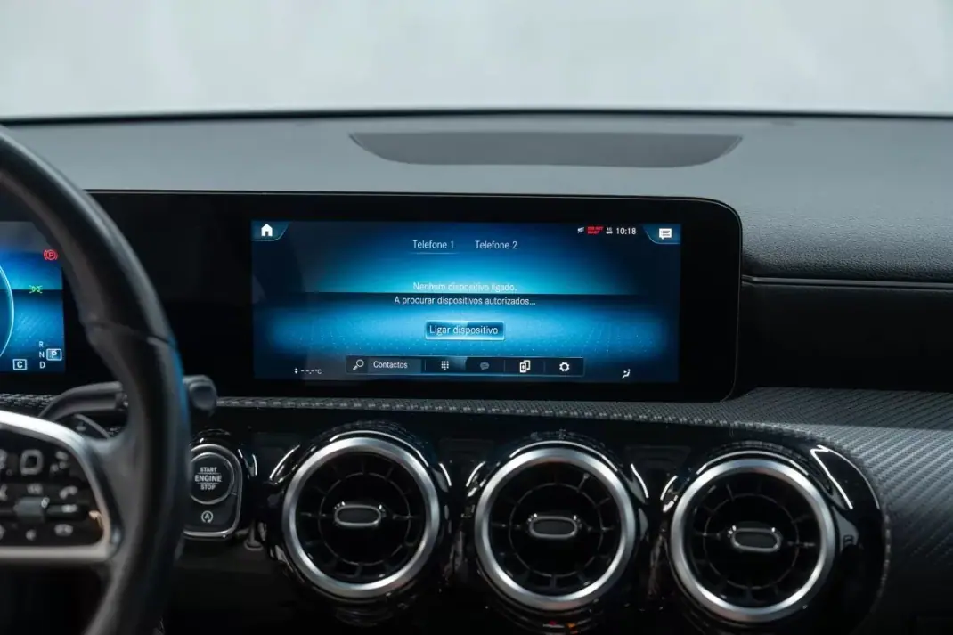 Mercedes-Benz CLA 180 2023 - 29950 EUR, 70000 km - AUTO.MOTO.pt - 70000km - foto 24 de 43