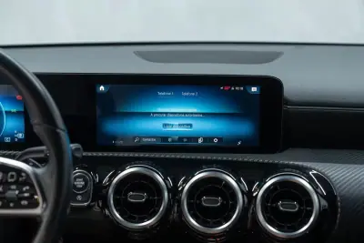 Mercedes-Benz CLA 180 2023 - 29950 EUR, 70000 km - AUTO.MOTO.pt - 70000km - foto 24 de 43