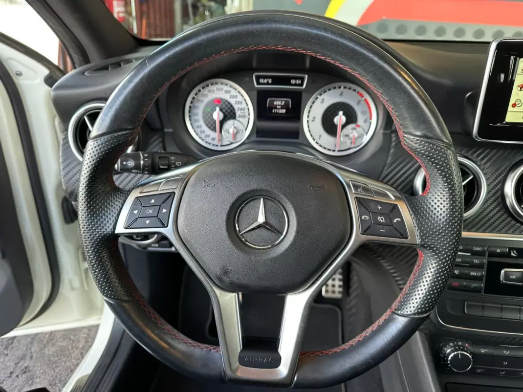 Mercedes-Benz A 180 2015 - 18900 EUR, 111327 km - AUTO.MOTO.pt - 111327km - foto 14 de 29