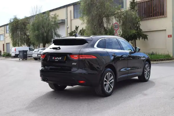 Jaguar F-Pace 2017 - 22500 EUR, 145545 km - AUTO.MOTO.pt - 145545km - foto 17 de 57