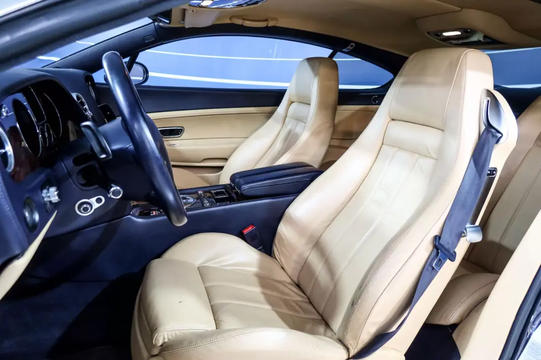 Bentley Continental 2004 - 57500 EUR, 115917 km - AUTO.MOTO.pt - 115917km - foto 8 de 17