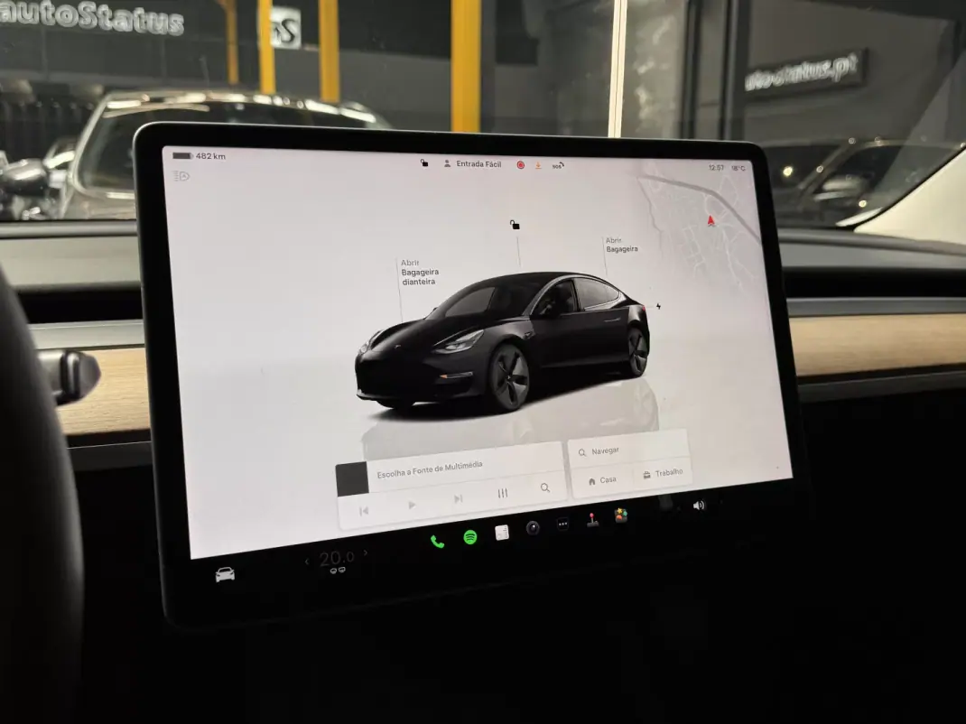 Tesla Model 3 2022 - 30990 EUR, 105300 km - AUTO.MOTO.pt - 105300km - foto 18 de 26