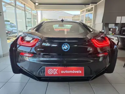 BMW i8 2017 - 65500 EUR, 96600 km - AUTO.MOTO.pt - 96600km - foto 9 de 38