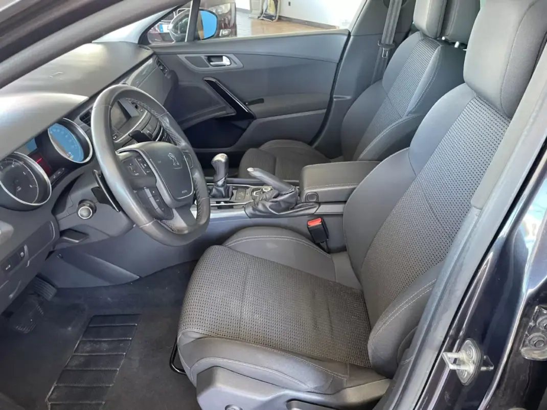 Peugeot 508 SW 2012 - 12900 EUR, 133070 km - AUTO.MOTO.pt - 133070km - foto 6 de 19