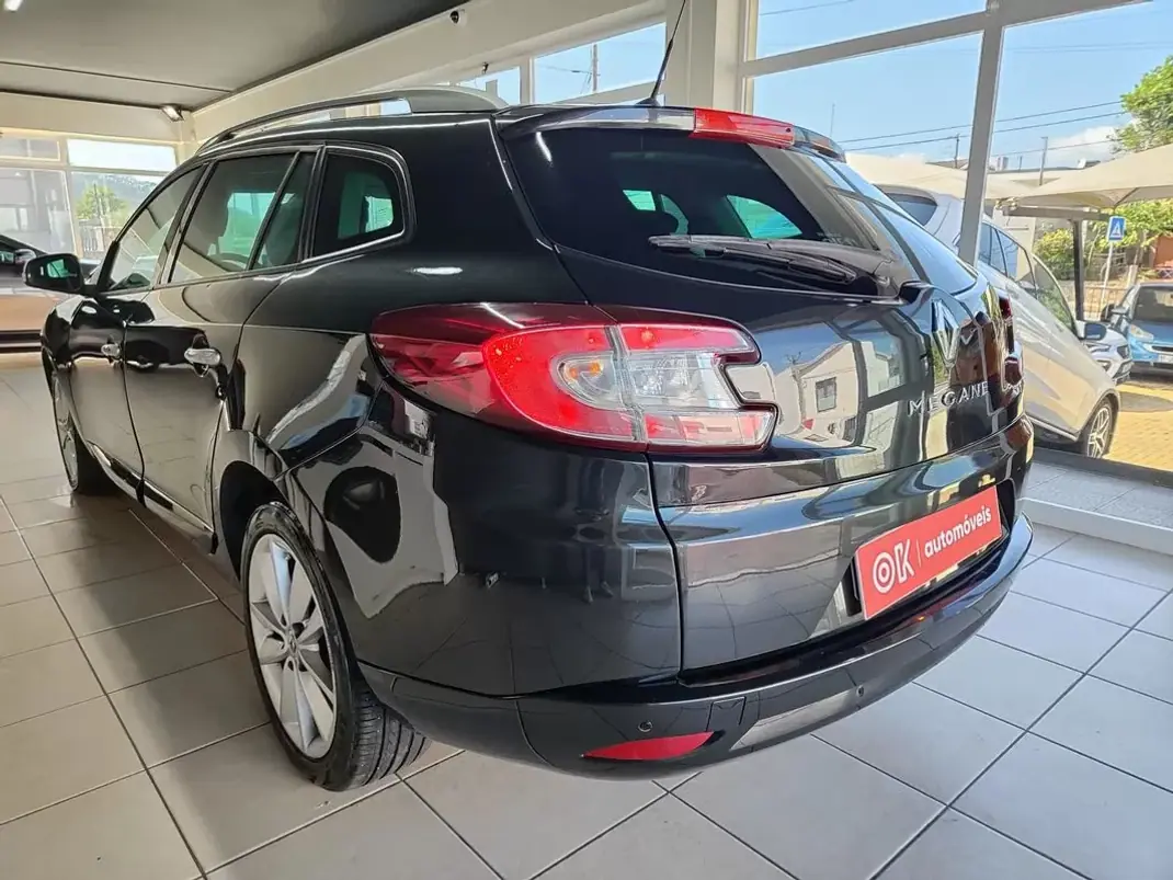 Renault Mégane Sport Tourer 2009 - 5450 EUR, 214000 km - AUTO.MOTO.pt - 214000km - foto 7 de 35