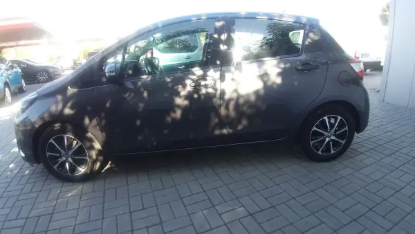 Toyota Yaris 2020 - 12990 EUR, 108986 km - AUTO.MOTO.pt - 108986km - foto 19 de 26