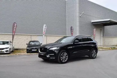 Jaguar F-Pace 2017 - 22980 EUR, 145545 km - AUTO.MOTO.pt - 145545km - foto 10 de 57