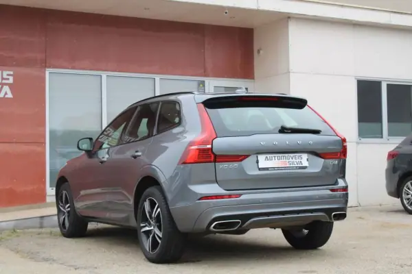 Volvo XC 60 2020 - 33990 EUR, 168000 km - AUTO.MOTO.pt - 168000km - foto 11 de 37