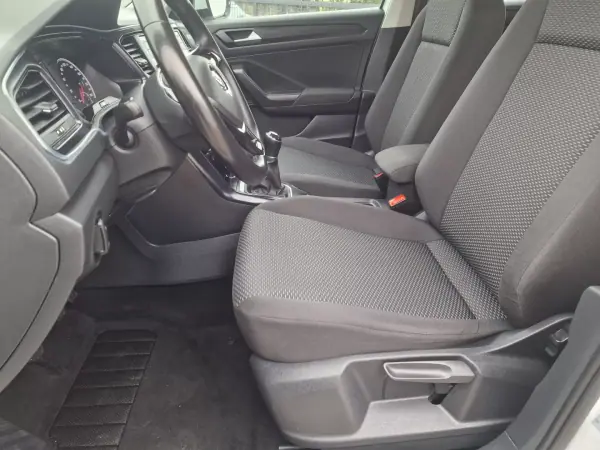 Volkswagen T-Roc 2019 - 19999 EUR, 115000 km - AUTO.MOTO.pt - 115000km - foto 16 de 31