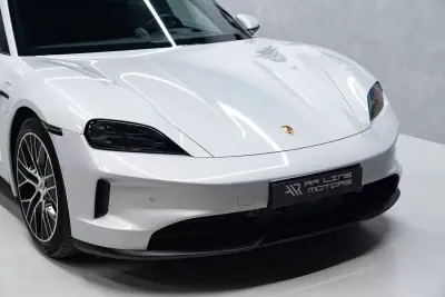 Porsche Taycan Sport Turismo 2025 — foto 6 de 59