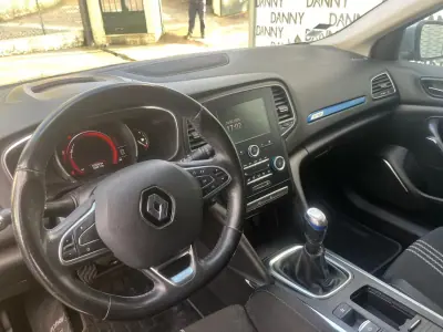 Renault Mégane 2016 - 15750 EUR, 120000 km - AUTO.MOTO.pt - 120000km - foto 7 de 8