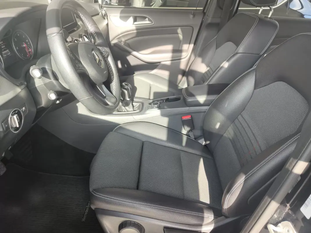 Mercedes-Benz B 180 2017 - 17490 EUR, 76000 km - 76000km - foto 6 de 15