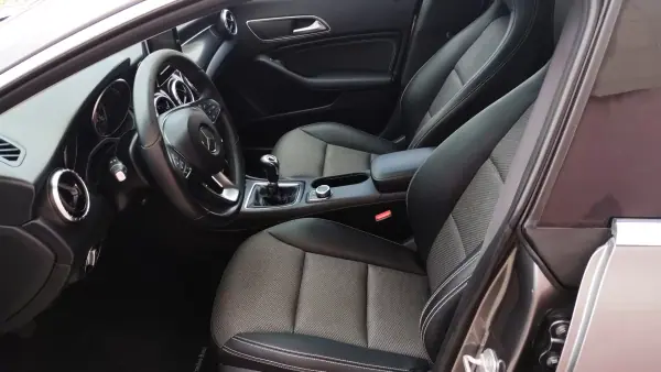 Mercedes-Benz CLA 180 2016 - 16950 EUR, 176000 km - AUTO.MOTO.pt - 176000km - foto 11 de 32