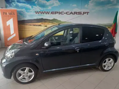 Toyota Aygo 2011 - 6790 EUR, 110561 km - AUTO.MOTO.pt - 110561km - foto 5 de 33