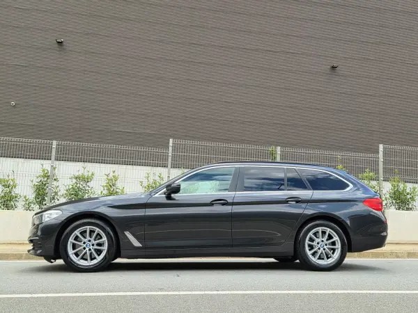 BMW 520 2017 - 19900 EUR, 171000 km - AUTO.MOTO.pt - 171000km - foto 15 de 19