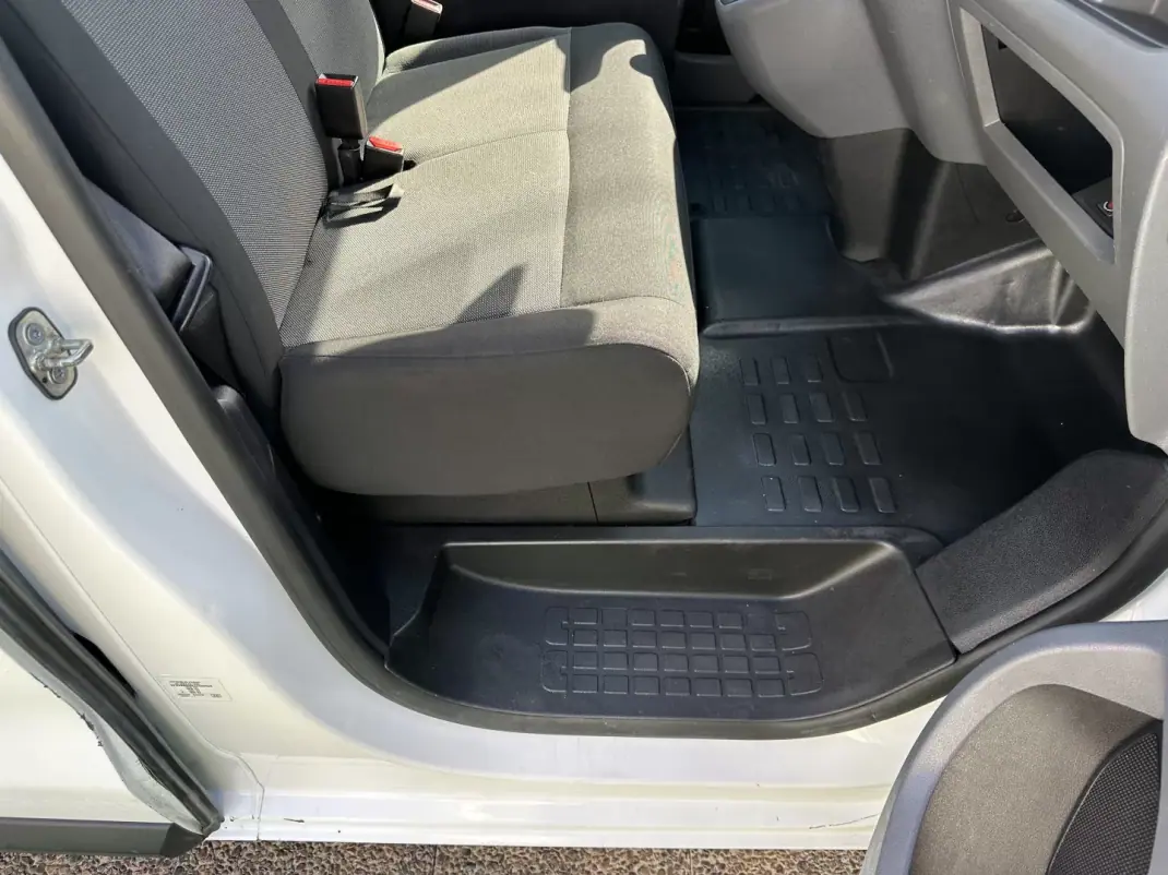 Peugeot Expert 2018 - 14900 EUR, 170000 km - 170000km - foto 44 de 45