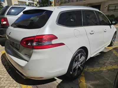 Peugeot 308 SW 2017 - 14500 EUR, 108350 km - AUTO.MOTO.pt - 108350km - foto 21 de 21