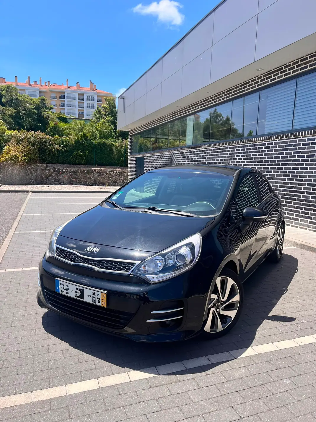 Kia Rio 2016 - 10790 EUR, 90000 km - AUTO.MOTO.pt - 90000km - foto 1 de 9