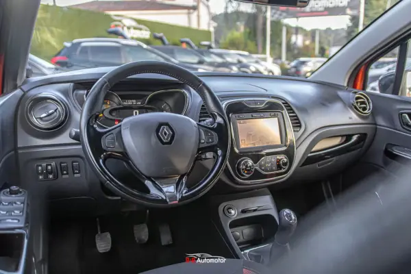 Renault Captur 2015 — foto 3 de 28