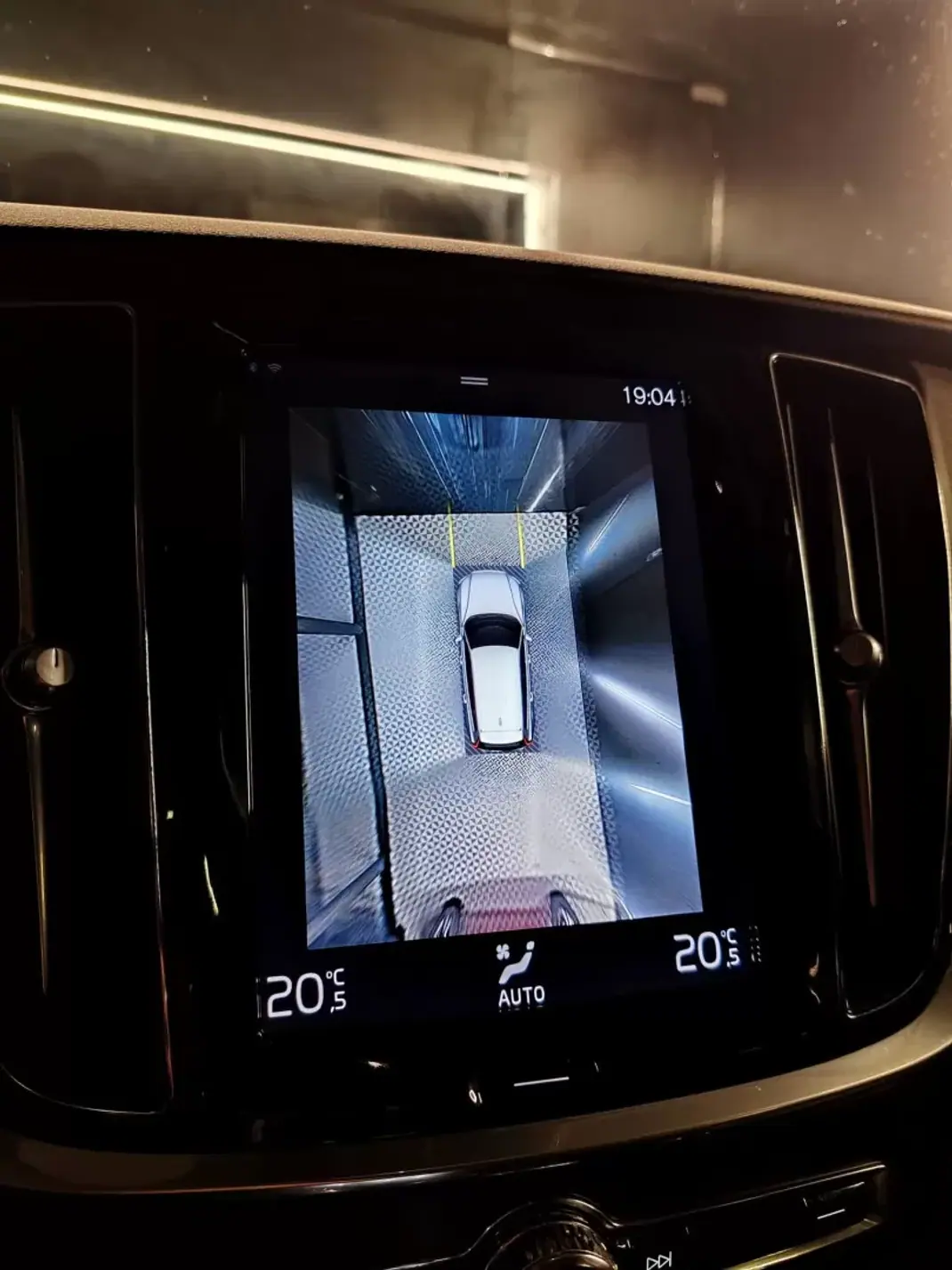 Volvo XC 60 2022 - 41000 EUR, 109000 km - AUTO.MOTO.pt - 109000km - foto 24 de 27