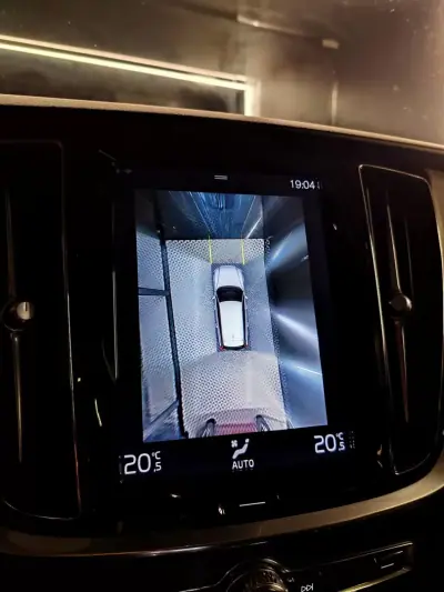 Volvo XC 60 2022 - 41000 EUR, 109000 km - AUTO.MOTO.pt - 109000km - foto 24 de 27